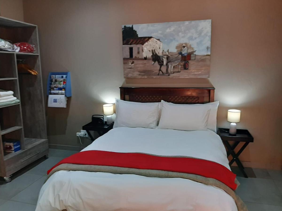 A Little Guesthouse บลูมฟอนเทน ภายนอก รูปภาพ