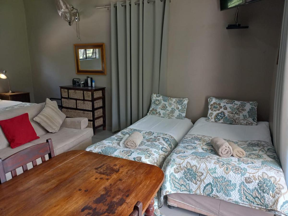 A Little Guesthouse บลูมฟอนเทน ภายนอก รูปภาพ