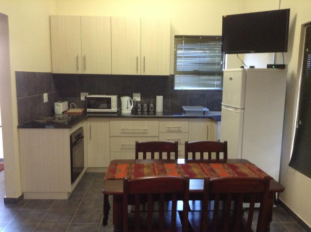 A Little Guesthouse บลูมฟอนเทน ภายนอก รูปภาพ