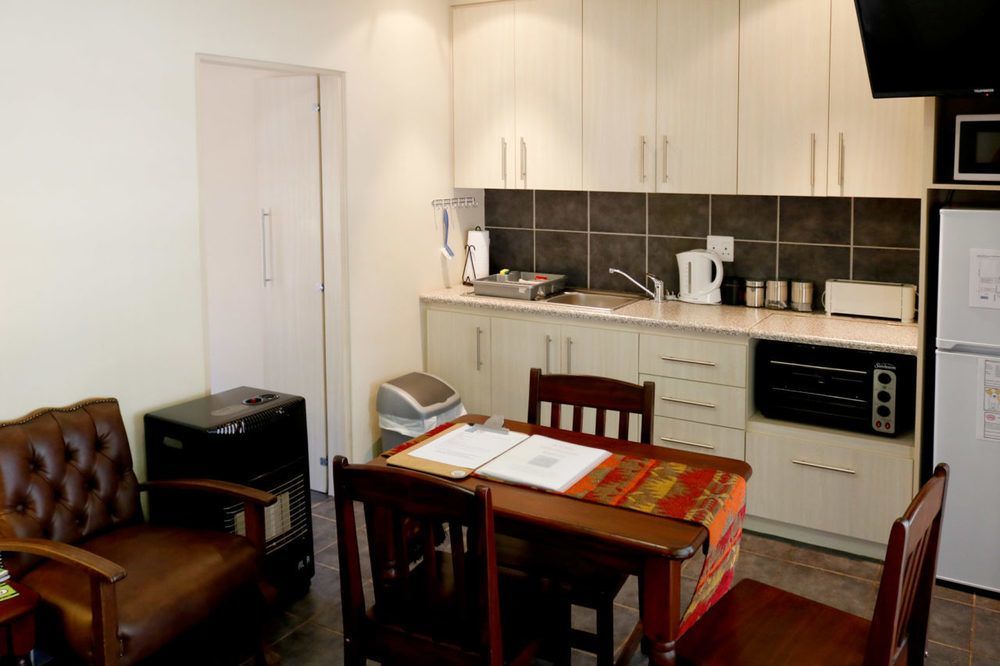 A Little Guesthouse บลูมฟอนเทน ภายนอก รูปภาพ