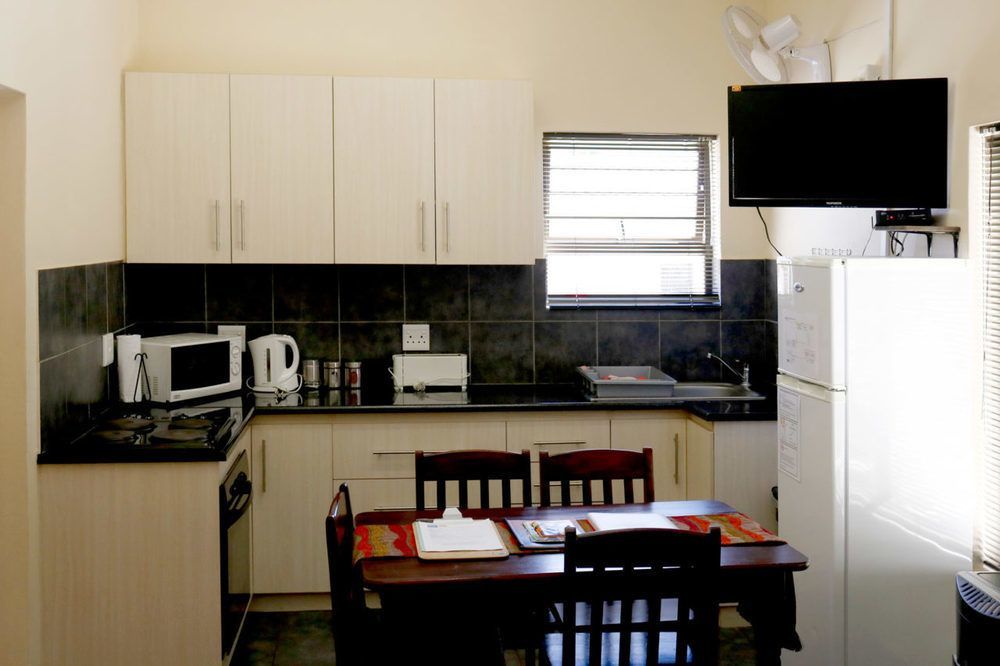 A Little Guesthouse บลูมฟอนเทน ภายนอก รูปภาพ